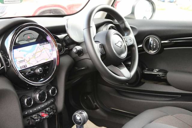 2021 Mini Hatchback 3d 1.5 (134bhp)