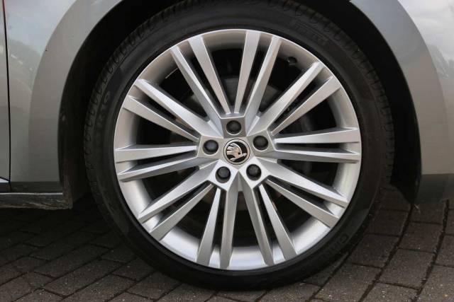 2021 Skoda Superb Hatchback 2.0 TSI 190 DSG SE L