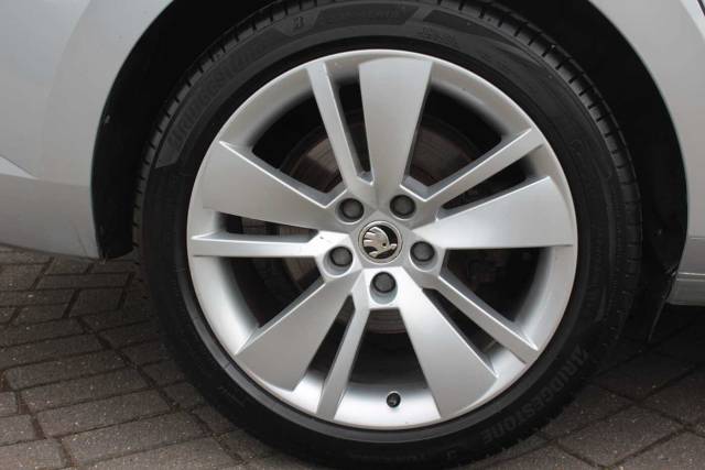 2022 Skoda Superb 2.0 TDI CR SE L 5dr DSG