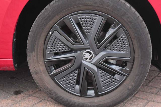 2025 Skoda Fabia 1.0 MPI 80 Design Edition 5dr
