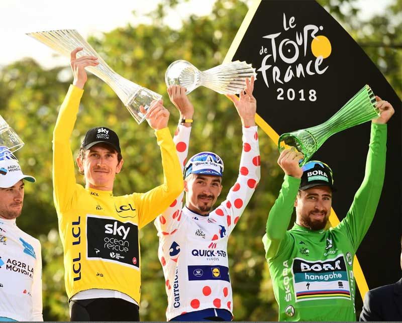 Tour De France Winner Geraint Thomas Celebrates with Škoda Auto Crystal Glass Trophy